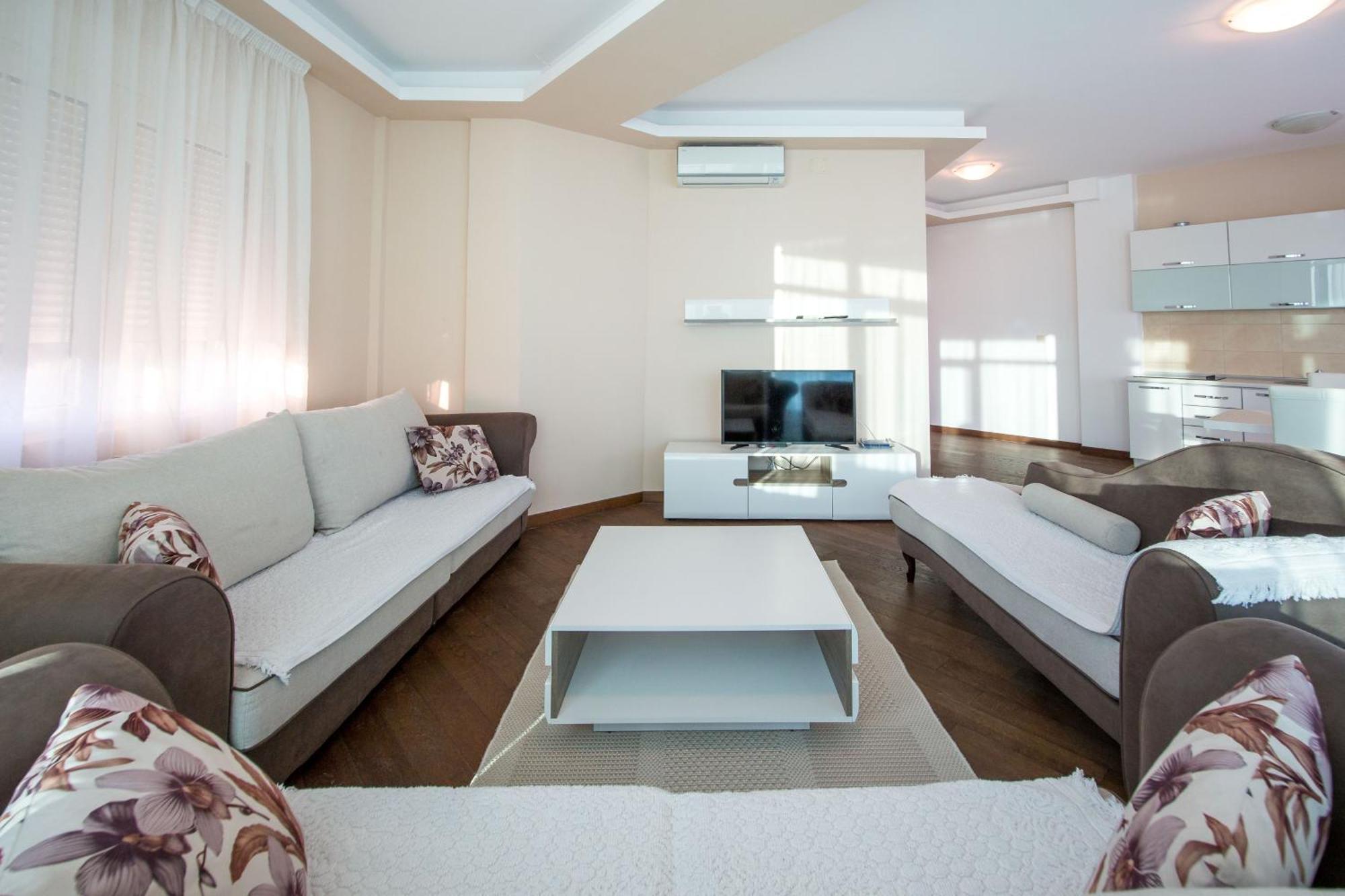 Becici -Lux Apartman Экстерьер фото