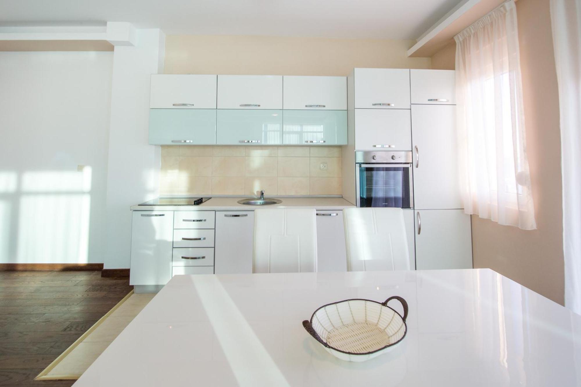 Becici -Lux Apartman Экстерьер фото